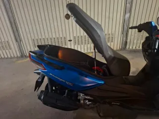 Moto Sym Azul
