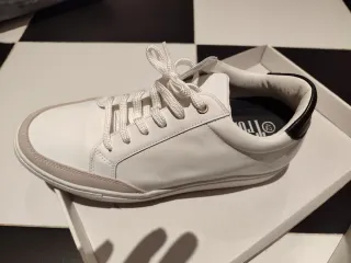 Zapatillas Tronisco Blancas y Negras. 42.