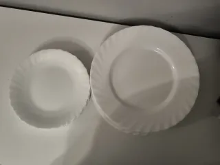 Juego de platos llanos y de postre