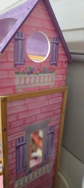 Casa de muñecas de madera