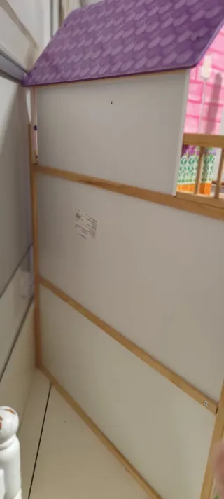 Casa de muñecas de madera