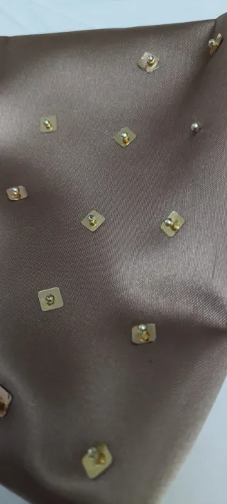 Bolso de fiesta beige y dorado