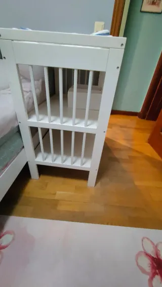 Cambiador IKEA + colchoneta + fundas