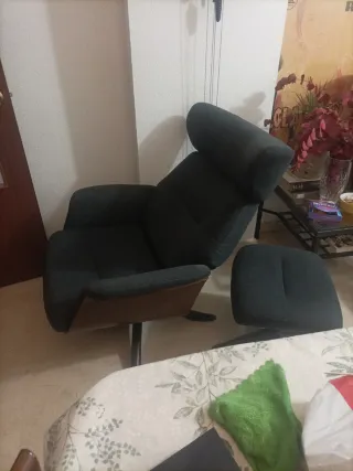 Sillón con reposapiés