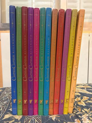 Cuenta cuentos bilingües: Caperucita Roja ; Bel...