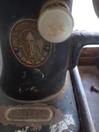 Máquina de coser antigua manual