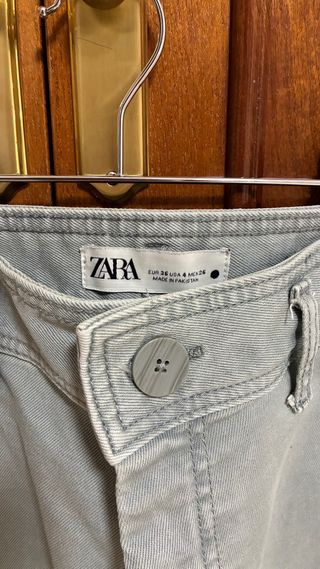 Pantalones anchos verde deshilachados