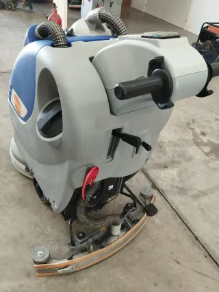 Fregadora industrial Floorpul Ruby 48bt
