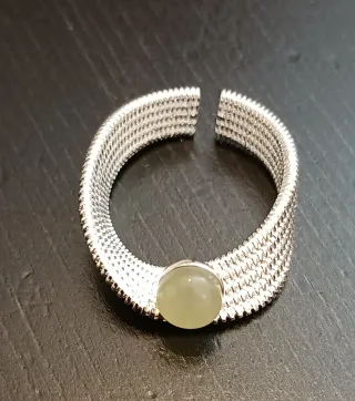 Anillo Plateado Ajustable con Piedra Verde