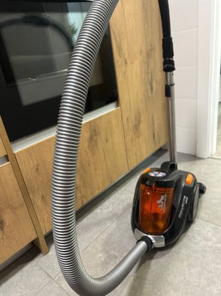 Aspirador Rowenta Negro y Naranja