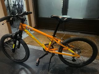Bicicleta QÜER Niño 20” 6 Vel.