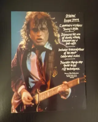 Libro Original Angus Young de Arti Funaro