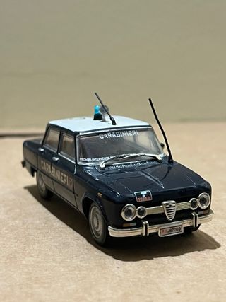 Alfa Romeo Giulia Carabinieri 1:43