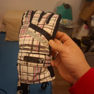 Pantalones y guantes de nieve con bolsa