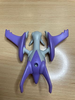 Figura Mega-Latios McDonald's 2016
