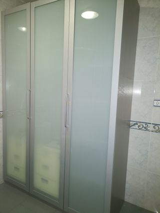 Armario 3 cuerpos cristal y metal