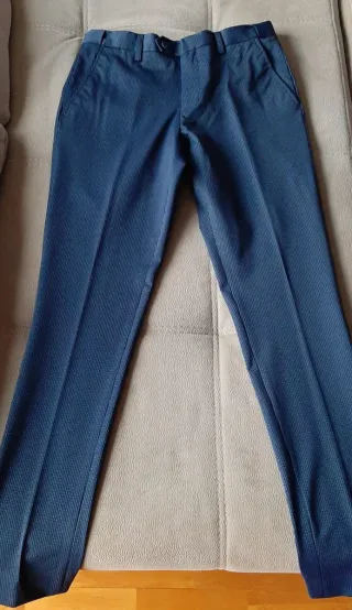 Traje juvenil azul para graduación, celebraciones.