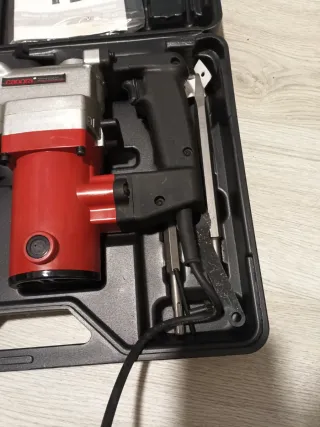 Taladro percutor Canora con maletín