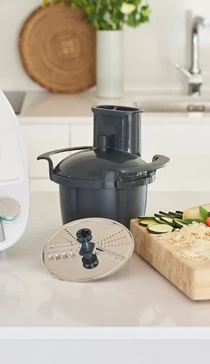 Thermomix TM6 con accesorio cortador