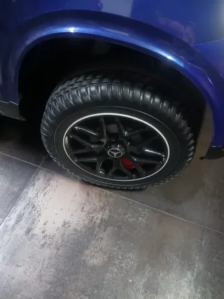 Coche eléctrico infantil azul
