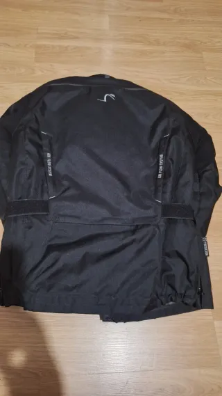 Chaqueta de moto negra