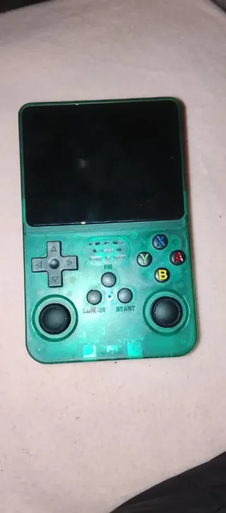 Mando transparente verde No tiene nada está bien