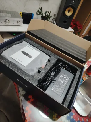 Amplificador Fosi Audio Negro y Naranja