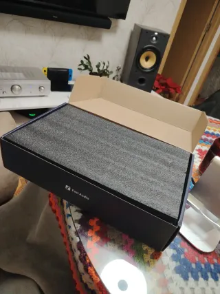 Amplificador Fosi Audio Negro y Naranja