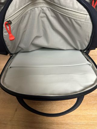 Mochila “YETI” oficial Red Bull F1 Racing.