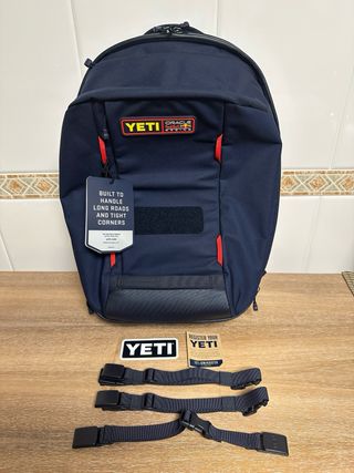 Mochila “YETI” oficial Red Bull F1 Racing.
