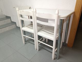 Mesa extensible cocina y 2 sillas