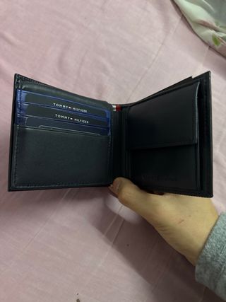 Cartera Tommy Hilfiger Negra