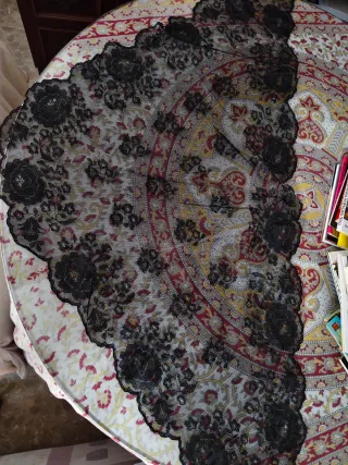 Pañuelo de encaje negro