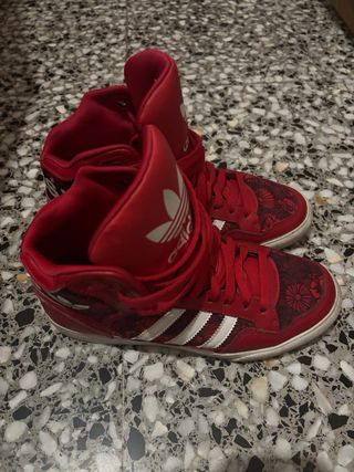 Zapatillas Adidas Rojas Estilo Botín
