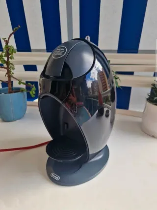 Cafetera Dolce Gusto Negra