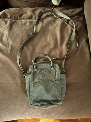 Mini bolso Fjallraven Kanken gris