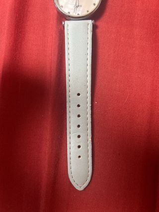 Reloj D&K baby blue con esfera nacrada.