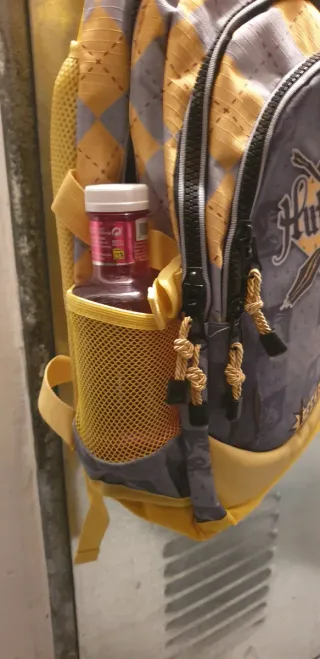 Mochila Harry Potter escudo Hufflepuff