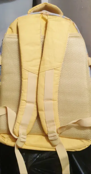 Mochila Harry Potter escudo Hufflepuff