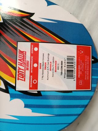 Monopatín y Casco Nuevos