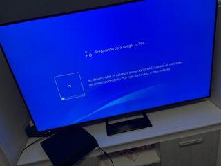 PS4 Slim Negra + Mando y Cables