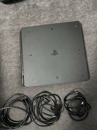 PS4 Slim Negra + Mando y Cables