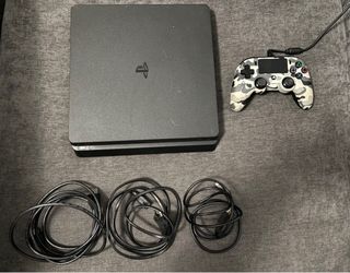 PS4 Slim Negra + Mando y Cables