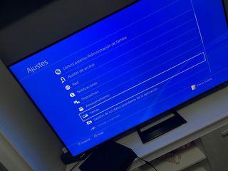 PS4 Slim Negra + Mando y Cables