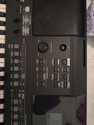 Piano Yamaha E463