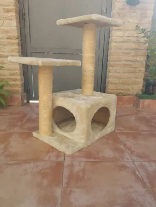 Torre rascador para gatos. No hago envíos