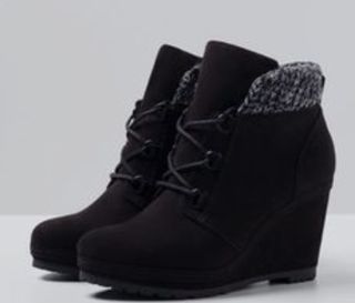 Botas Bershka negras cuña