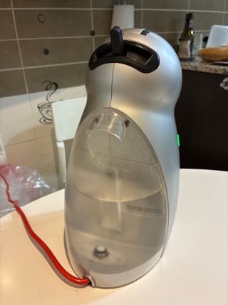 Cafetera Dolce Gusto (cuesta encender) y tostadora