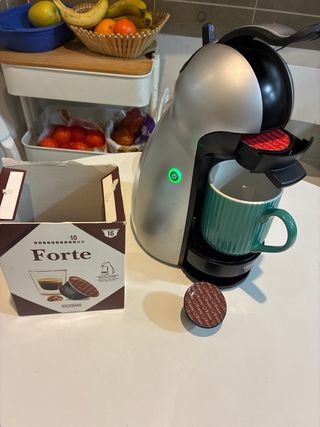 Cafetera Dolce Gusto (cuesta encender) y tostadora