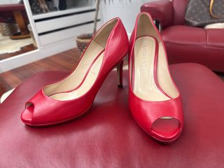 Zapatos de tacón peep toe rojos La Touche